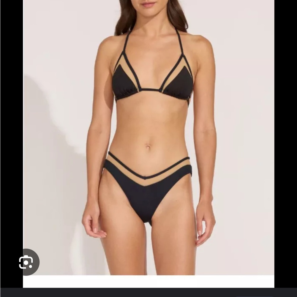 NWT Solid and Striped Iris mesh black bikini top